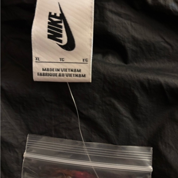 Off-White Nike Autumn/Winter 2019 collab Windbreaker excellent condition new - Picture 4 of 9